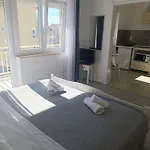 10 Apartment