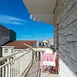 10 Apartment