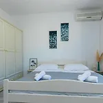 10 Apartment