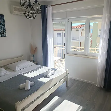 Apartman 10 *