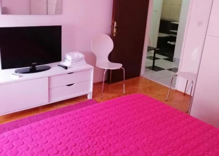 10 Apartament *