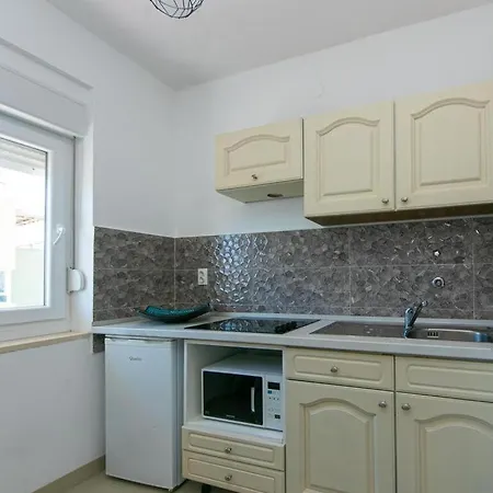 10 Makarska